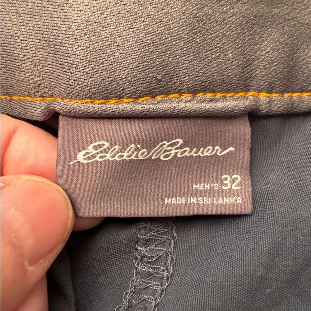 Eddie Bauer Men's Rainier Shorts Size 32 Grey